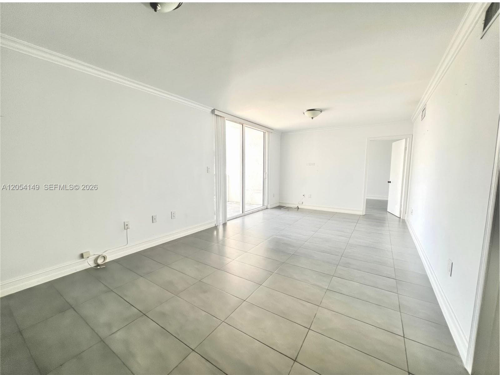 2457 Collins Ave 402 photo 6