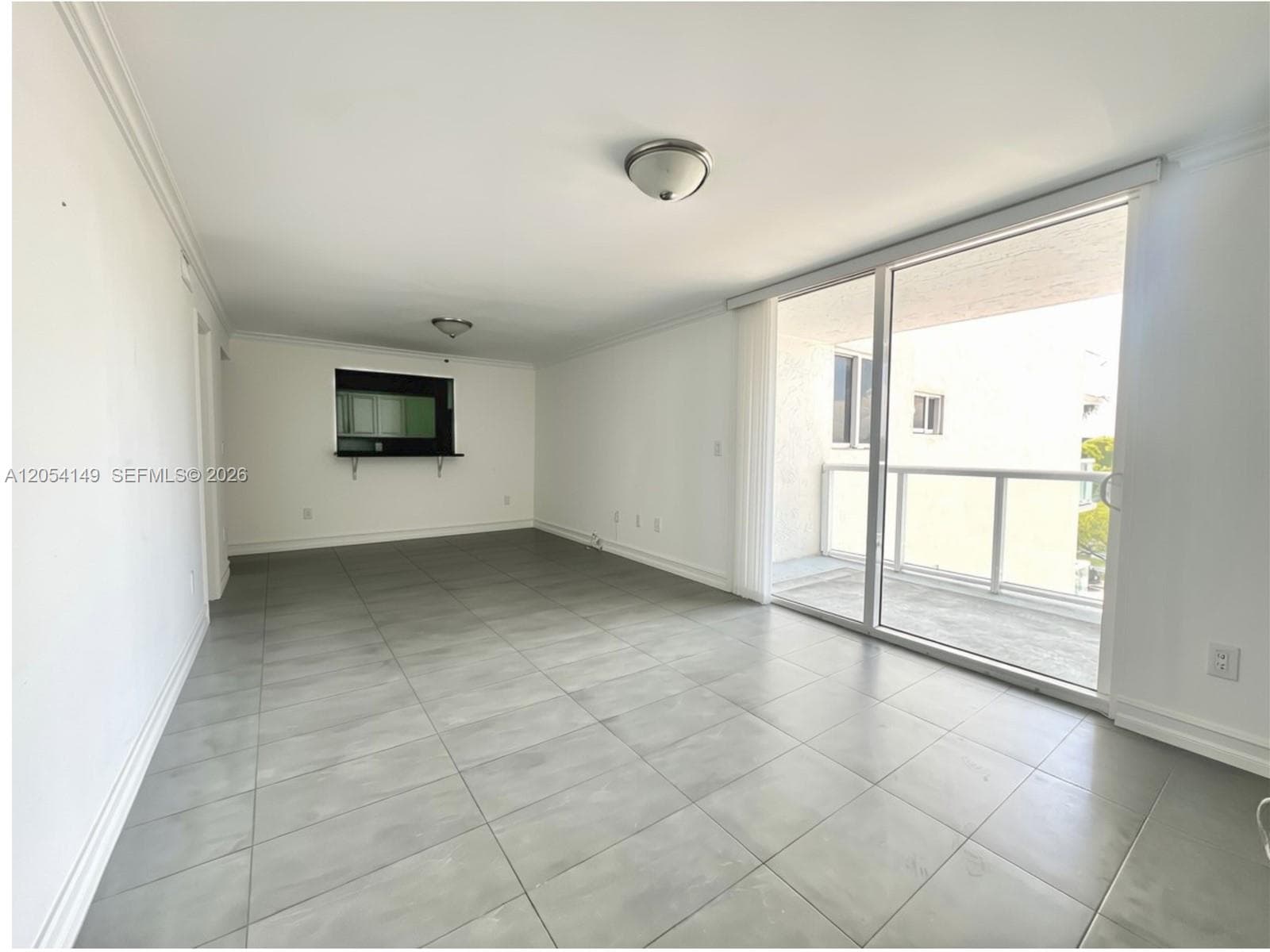 2457 Collins Ave 402 photo 5