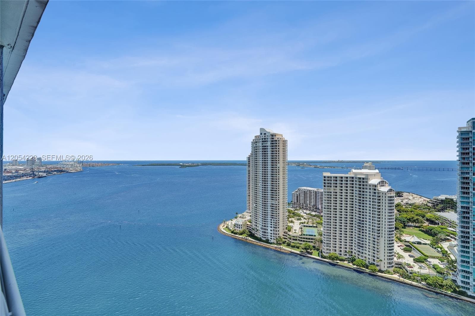 335 S Biscayne Blvd 3807 photo 2