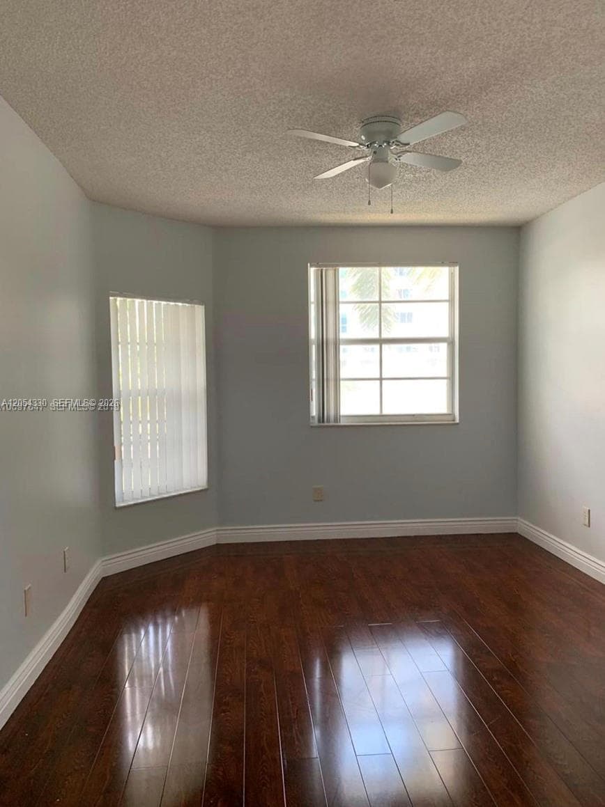 3175 NE 184th St 3302 photo 20