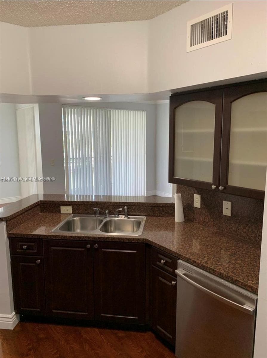 3175 NE 184th St 3302 photo 9