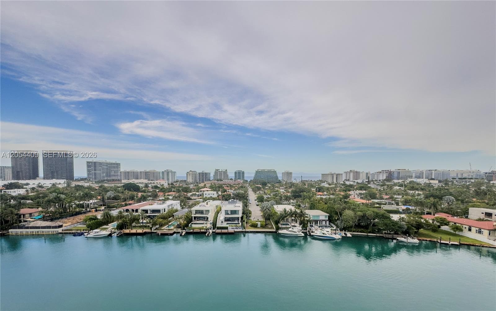 9261 E Bay Harbor Dr 405 photo 2