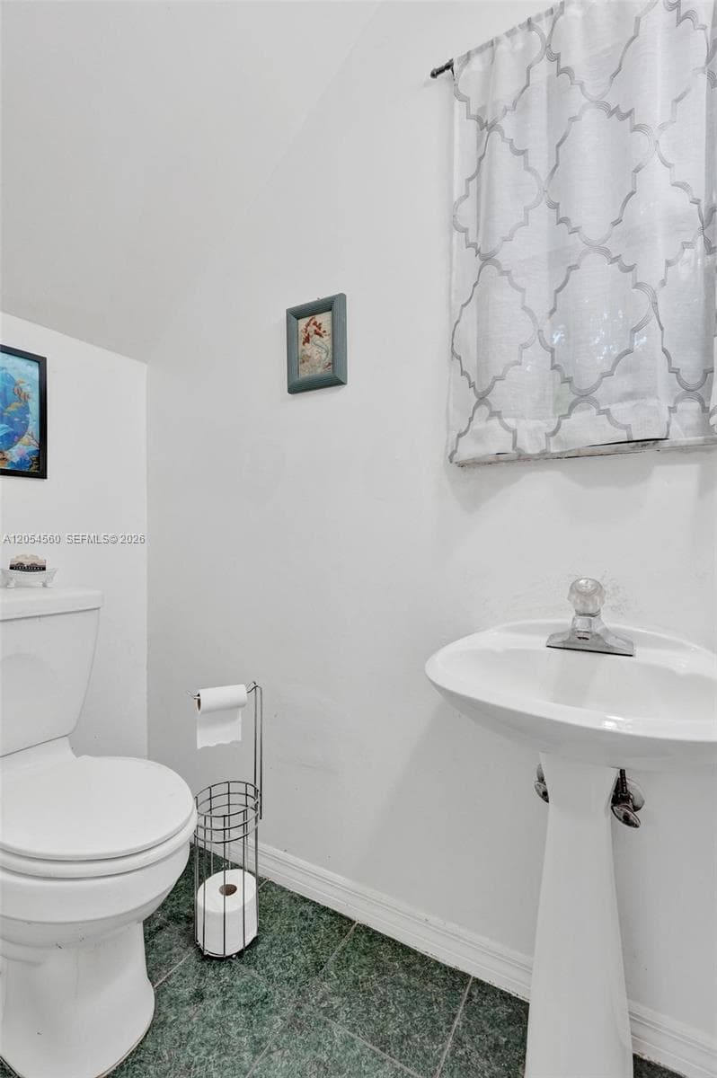 13513 S Indian River Drive Dr Unit #6-01 Corner photo 9