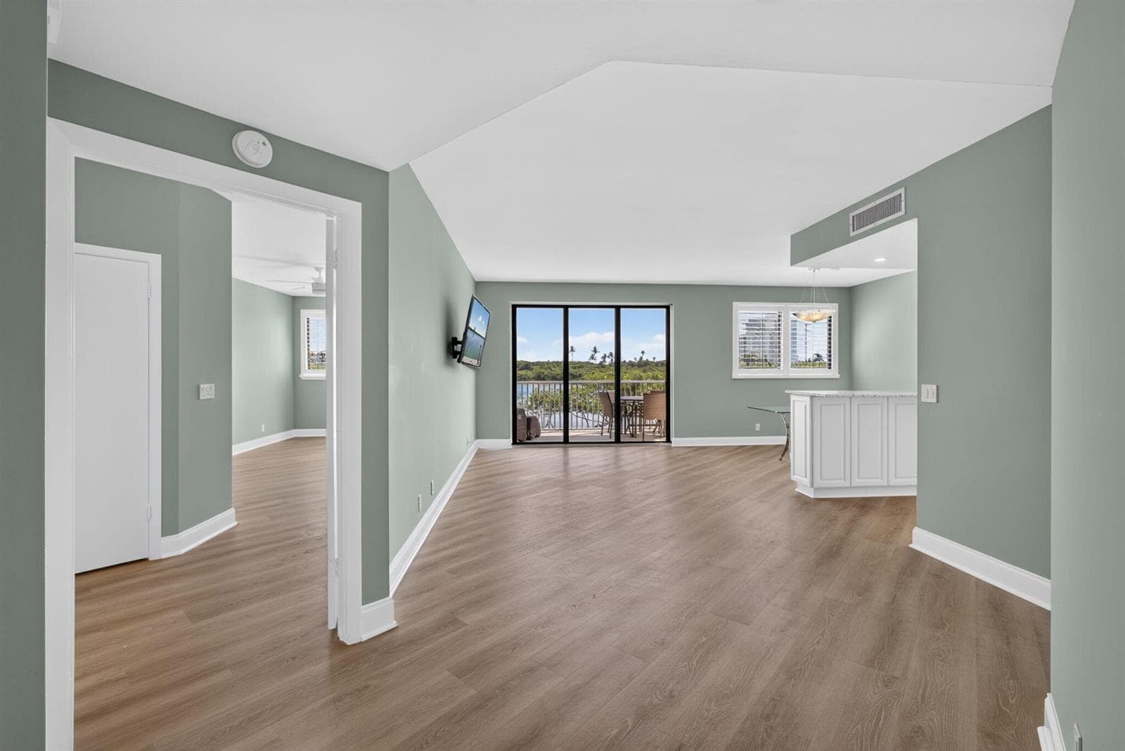 200 Waterway Road #206 4