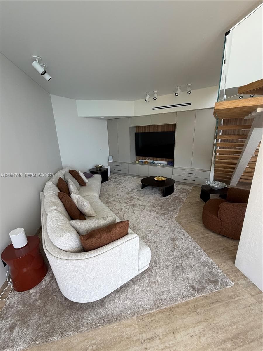 16425 Collins Ave OS18A photo 5
