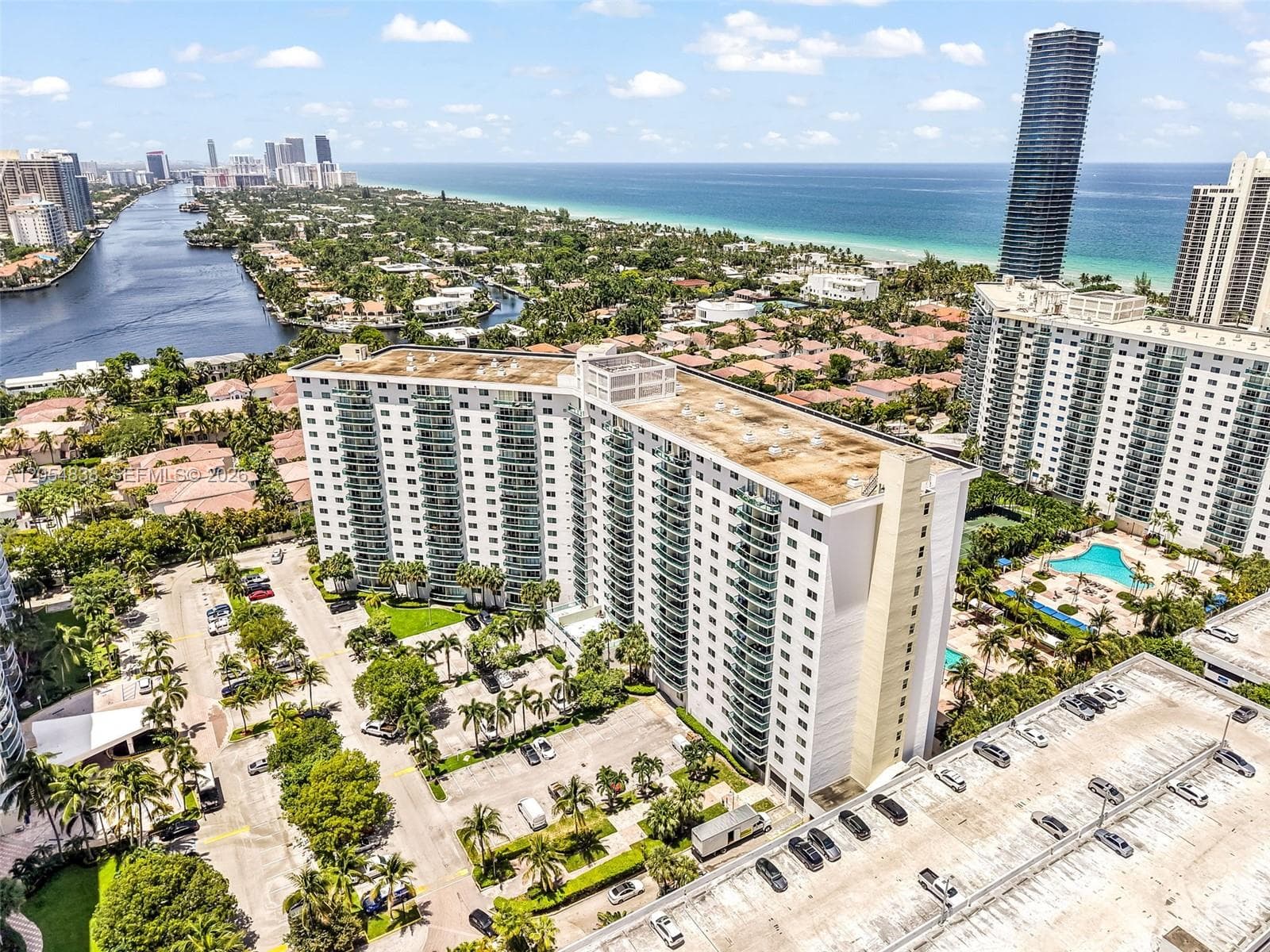 19380 Collins Ave 1423 photo 4