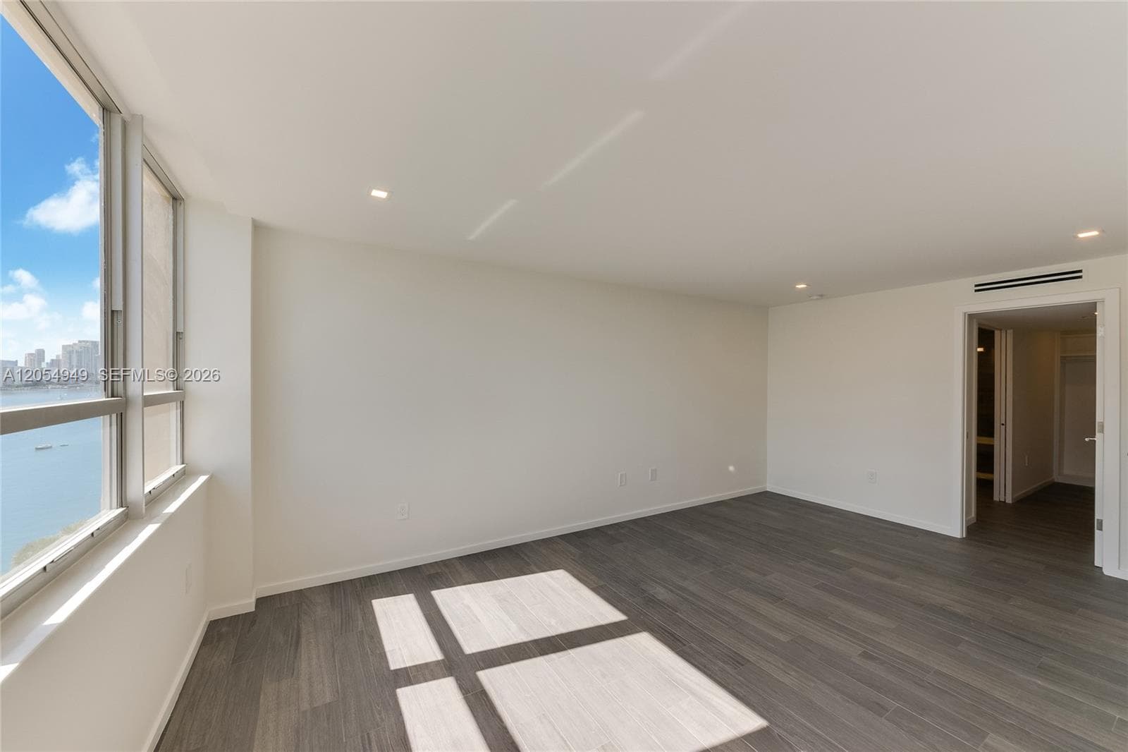 11 Island Ave 908 photo 7