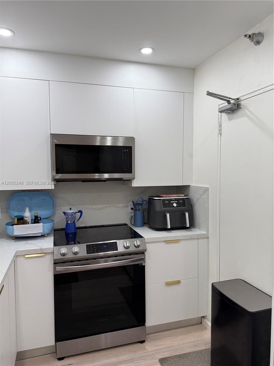 10185 NE Collins Ave 822 photo 9
