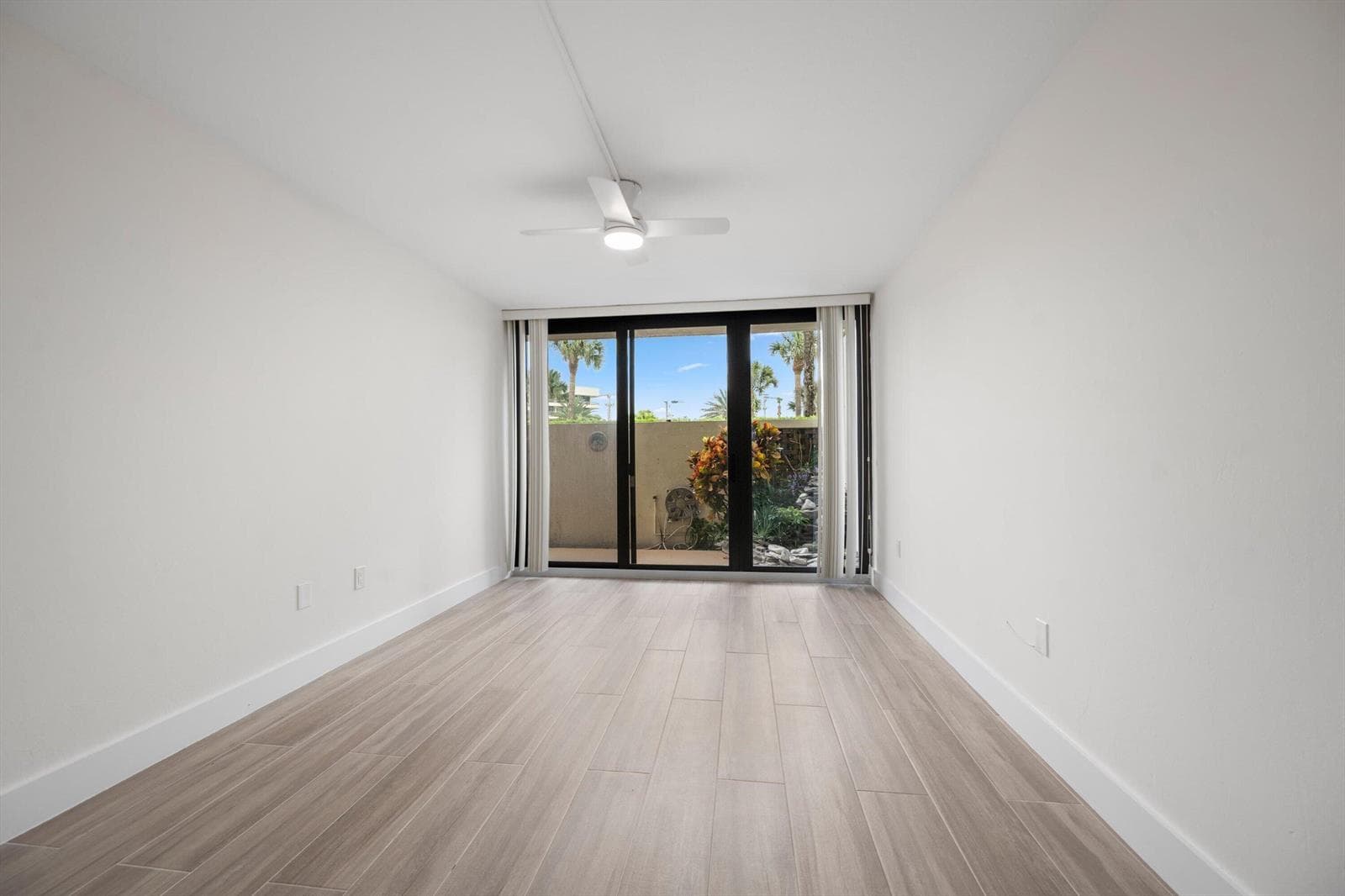 225 S Beach Road photo 17