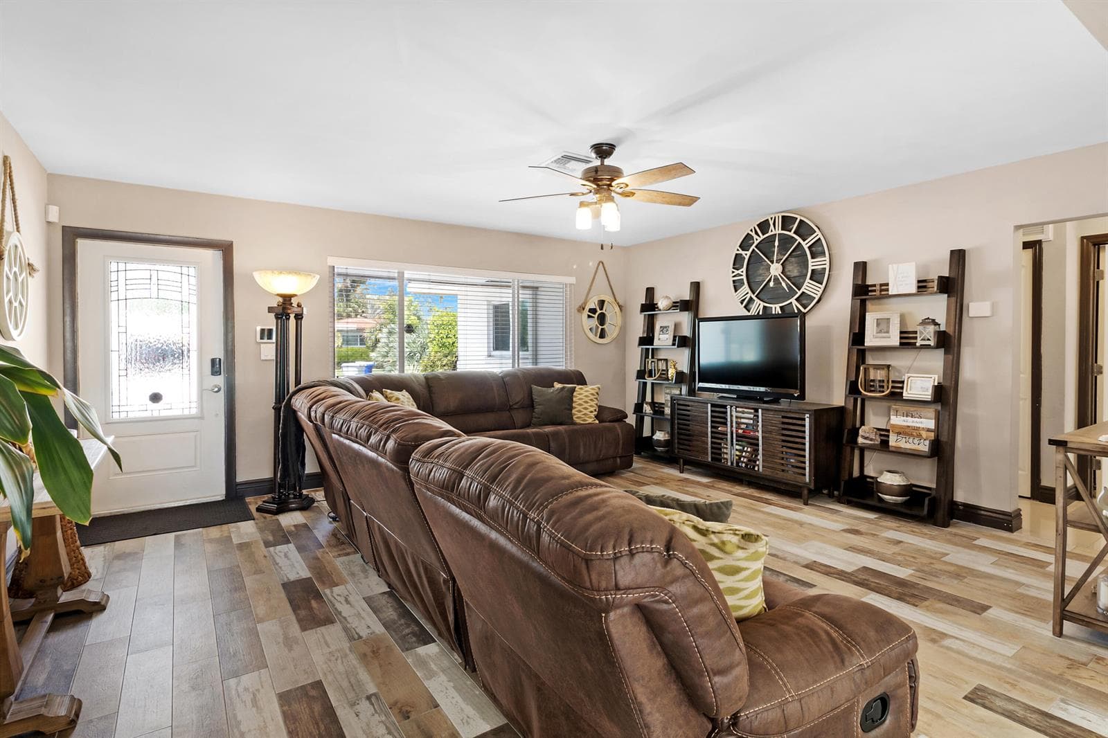 981 SE 10TH Court 3