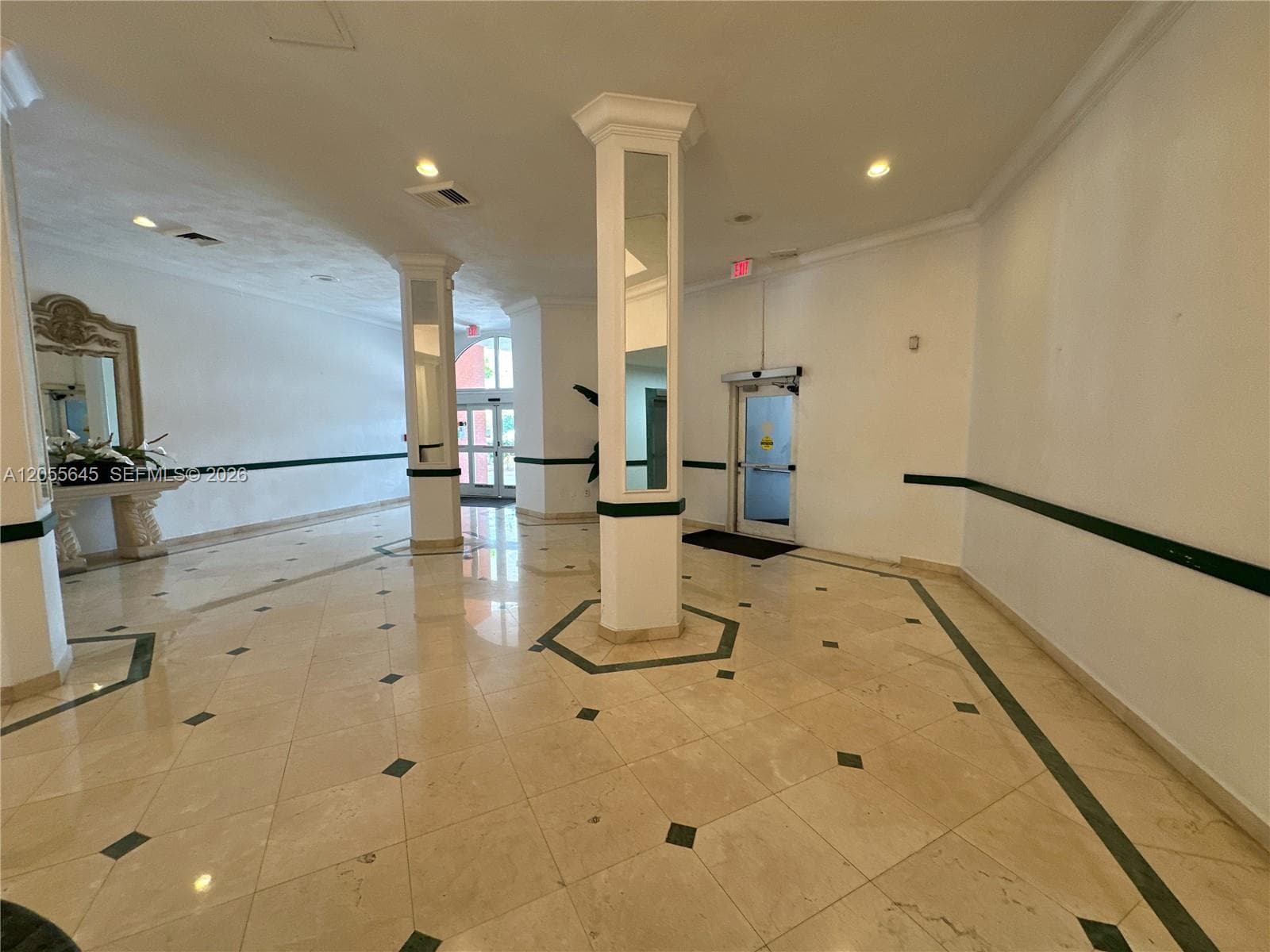 1301 NE Miami Gardens Dr 1403W photo 20