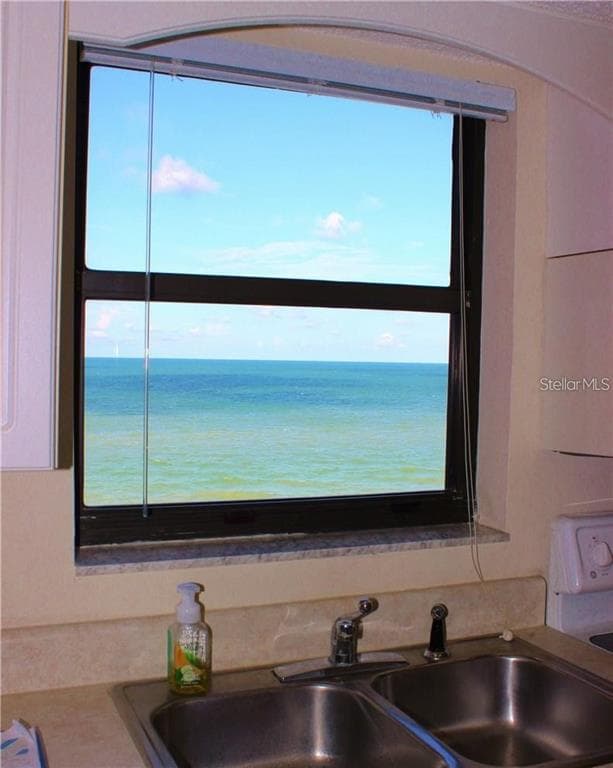 15316 GULF BOULEVARD 604 photo 10