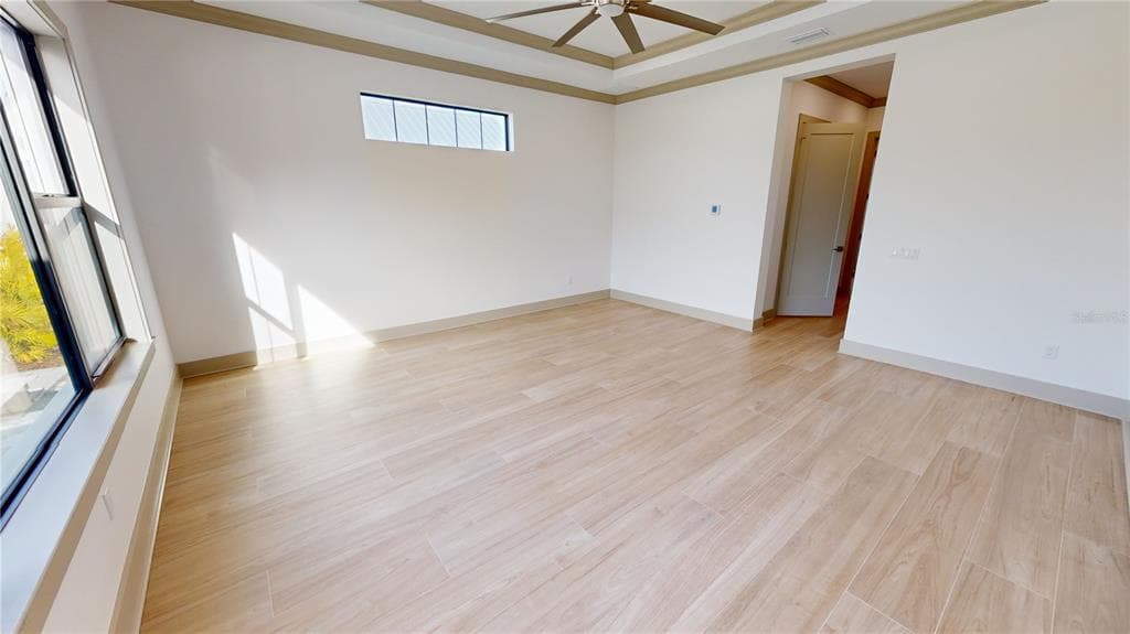 2033 TREASURE LANE photo 23