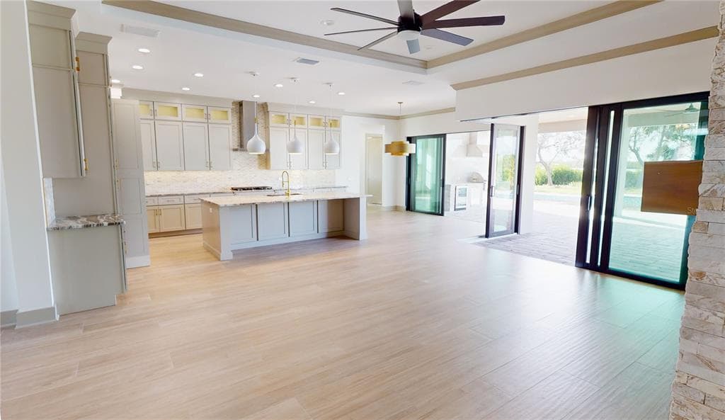 2033 TREASURE LANE photo 12