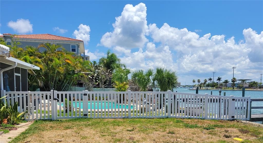 15318 HARBOR DRIVE 4
