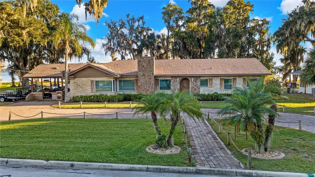 1241 W LAKESHORE DRIVE 2
