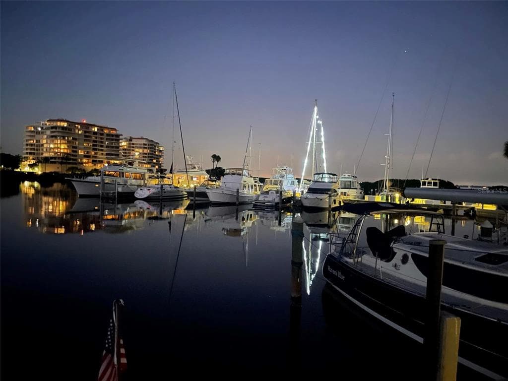 2600 HARBOURSIDE DRIVE #N-05 4
