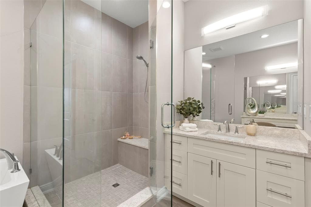 47A BAYVIEW COURT S photo 21