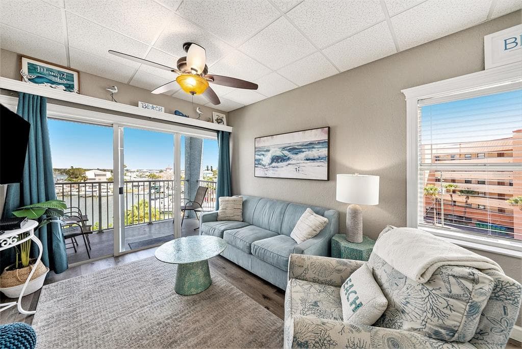 13999 GULF BOULEVARD 406 photo 6