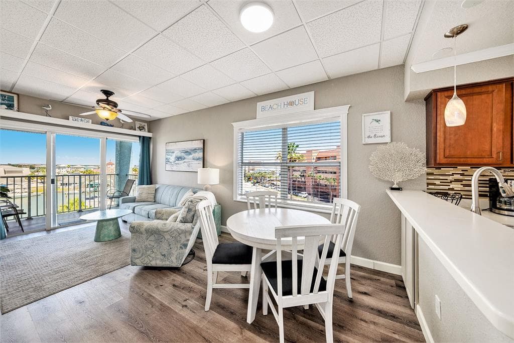 13999 GULF BOULEVARD 406 photo 9