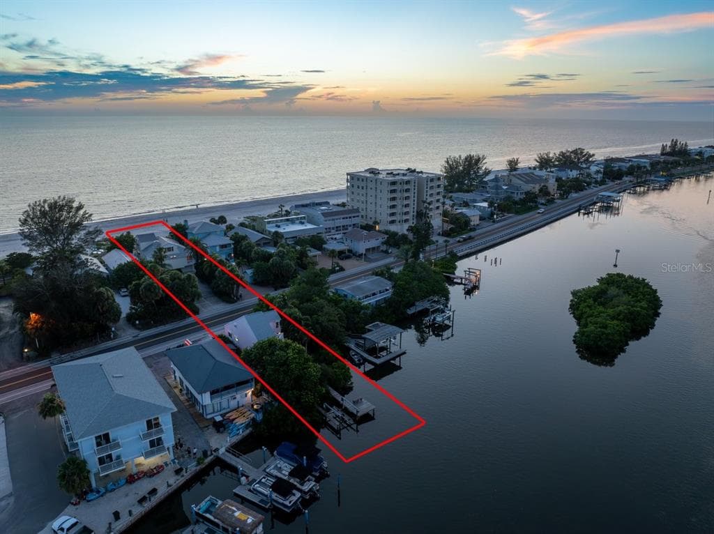 20051 GULF BOULEVARD 1