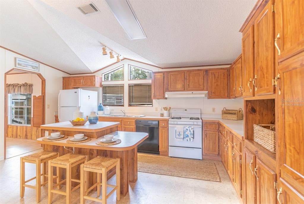 3606 LAZY LAKE DRIVE S photo 6