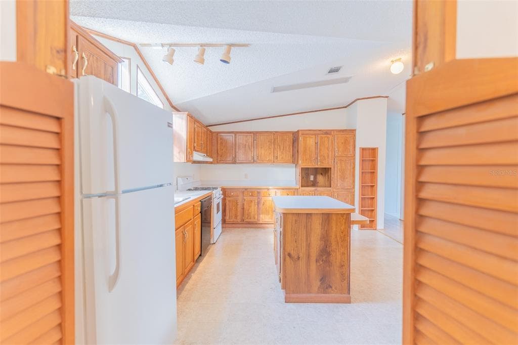 3606 LAZY LAKE DRIVE S photo 8