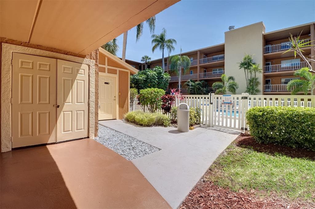 12760 INDIAN ROCKS ROAD 1004 photo 24