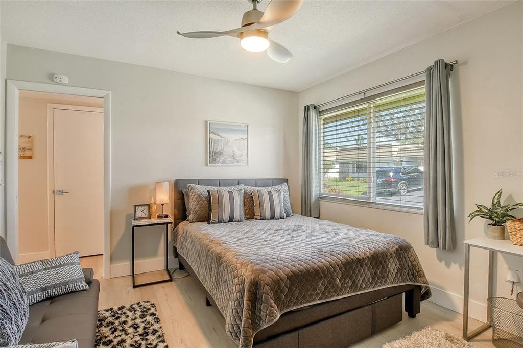 2607 RIVERBLUFF PARKWAY V145 photo 23