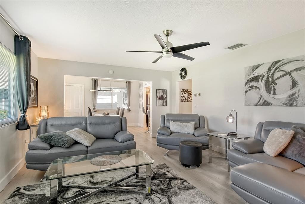 2607 RIVERBLUFF PARKWAY V145 photo 9