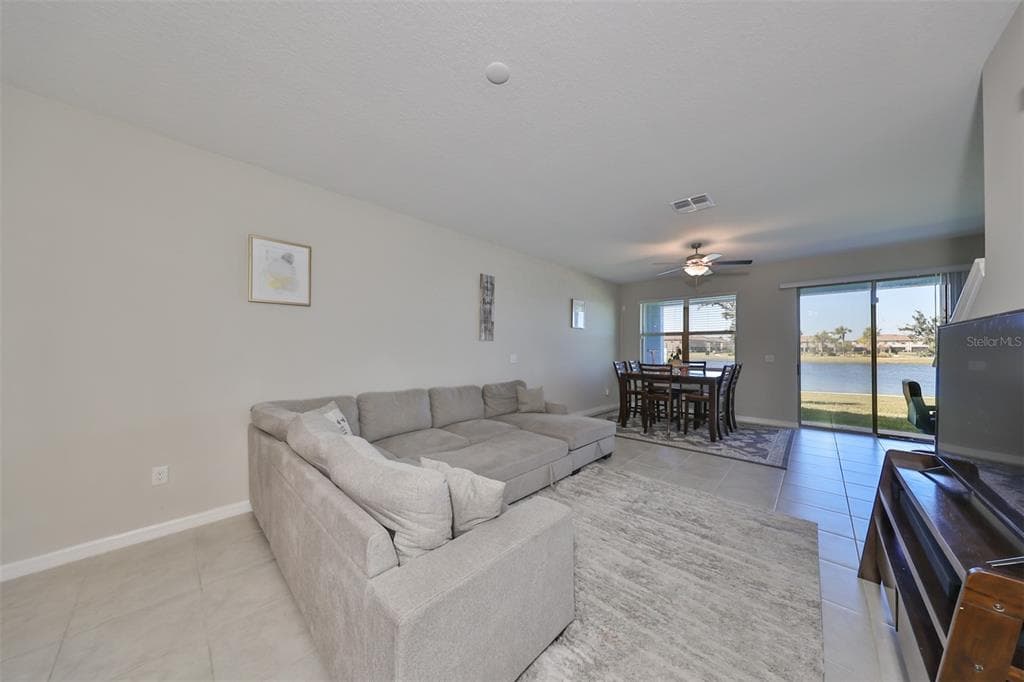 928 ROYAL EMPRESS DRIVE photo 19
