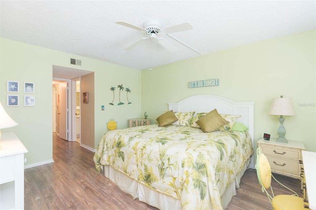 315 30 AVENUE W B201 photo 22