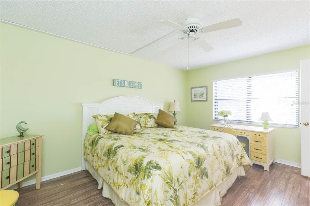 315 30 AVENUE W B201 photo 24