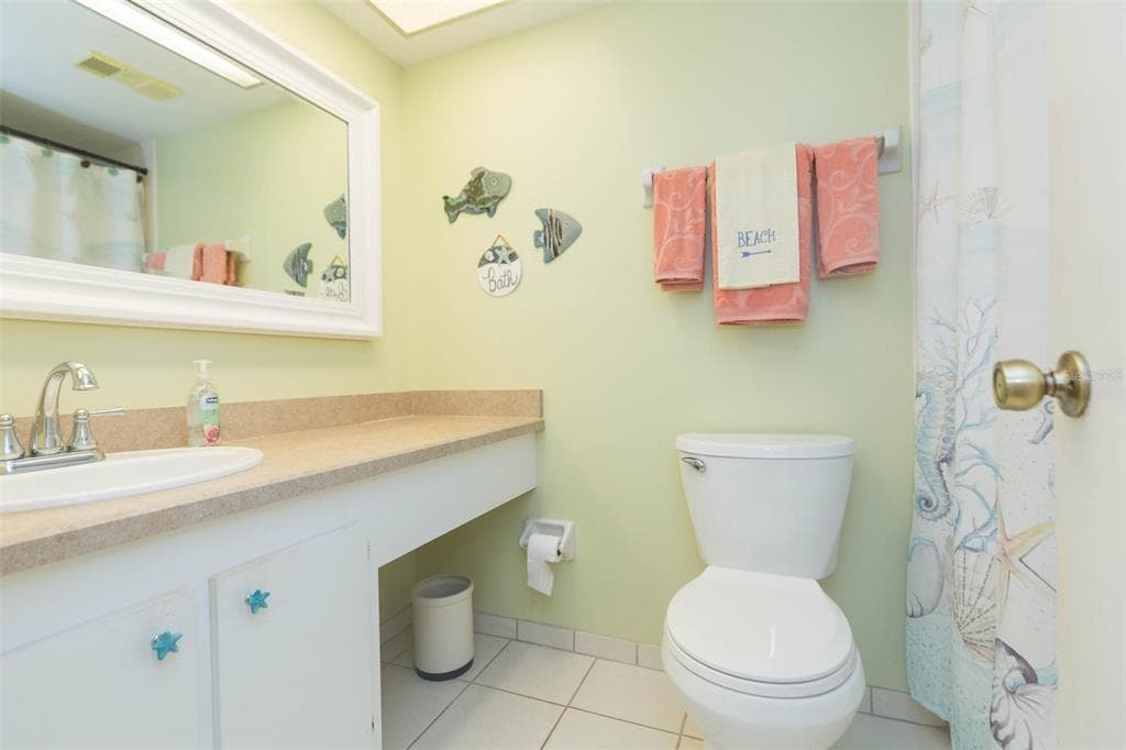 315 30 AVENUE W B201 photo 19