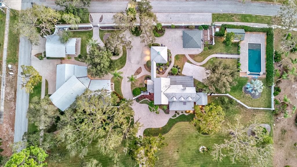 518 RIVERSIDE DRIVE photo 6