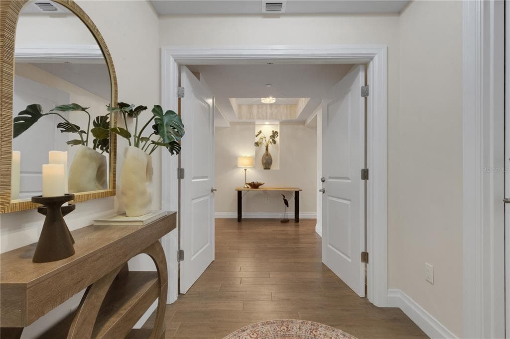 795 COLLANY ROAD 304 photo 9