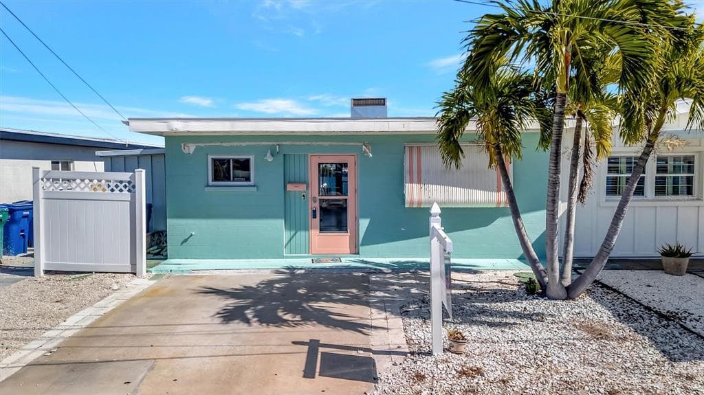 23 SEASIDE COURT 1