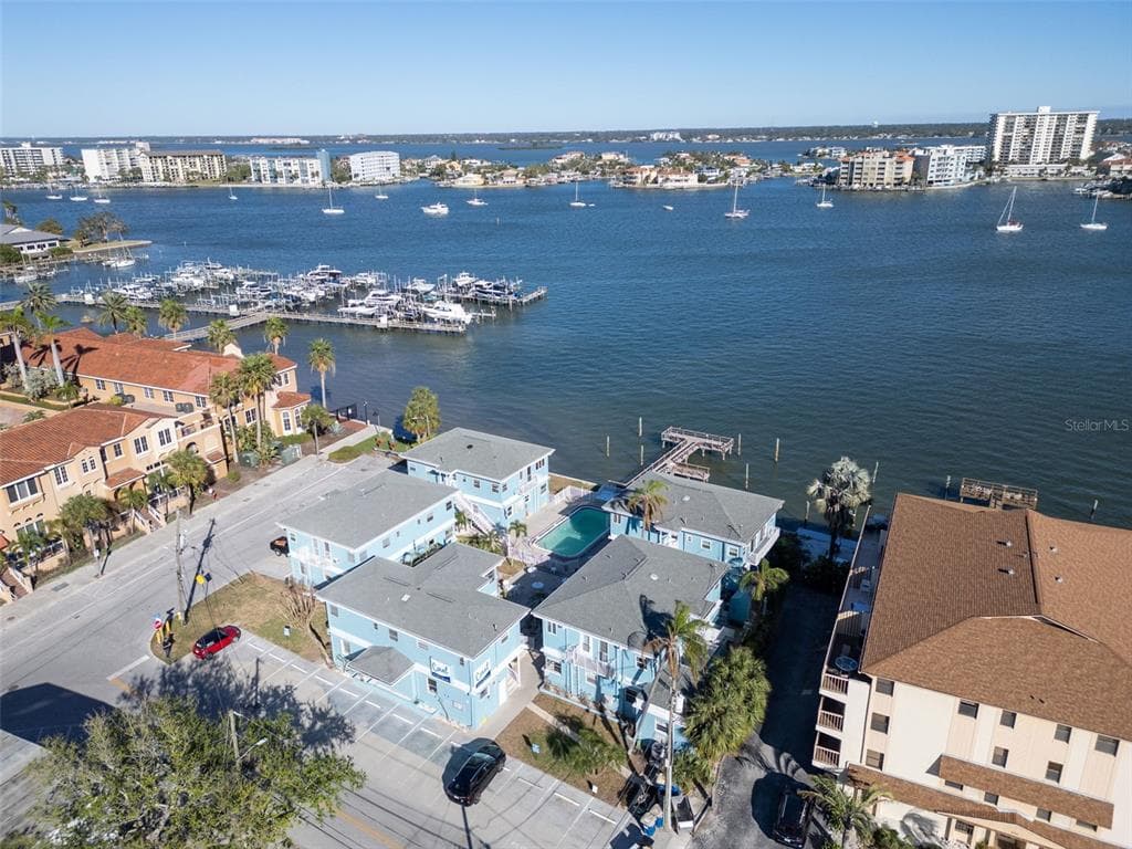 483 E SHORE DRIVE D4 photo 14