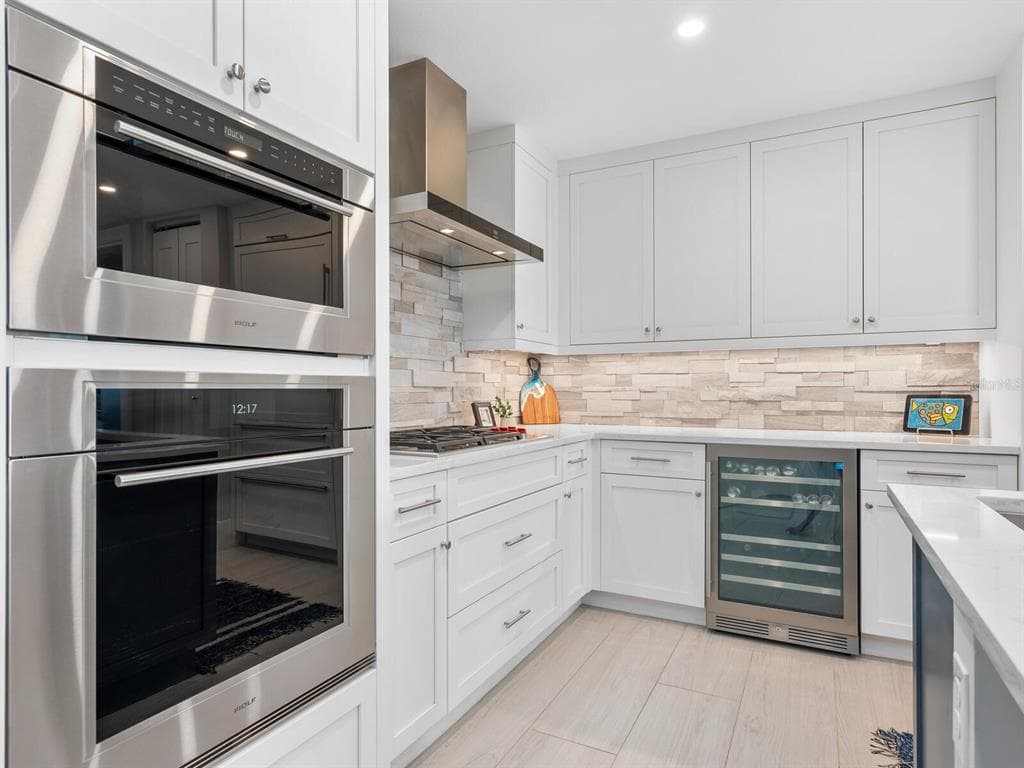 1035 SEASIDE DRIVE 305 photo 15