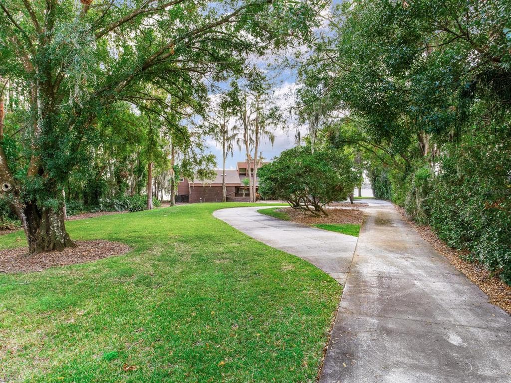 18120 WAYNE ROAD photo 10