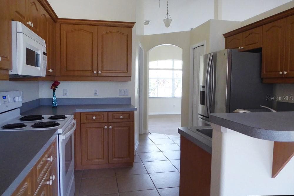 328 BAYTREE DRIVE photo 13