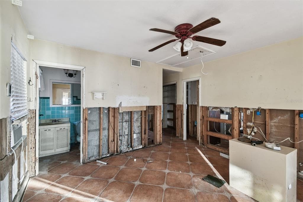 1836 VENETIAN POINT DRIVE photo 17