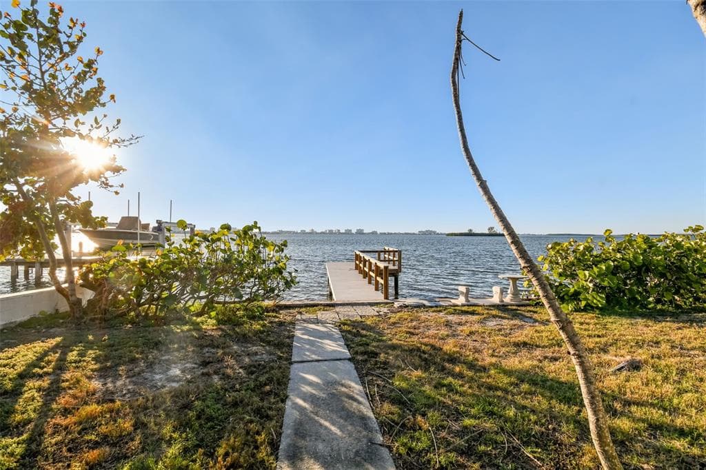1836 VENETIAN POINT DRIVE 1