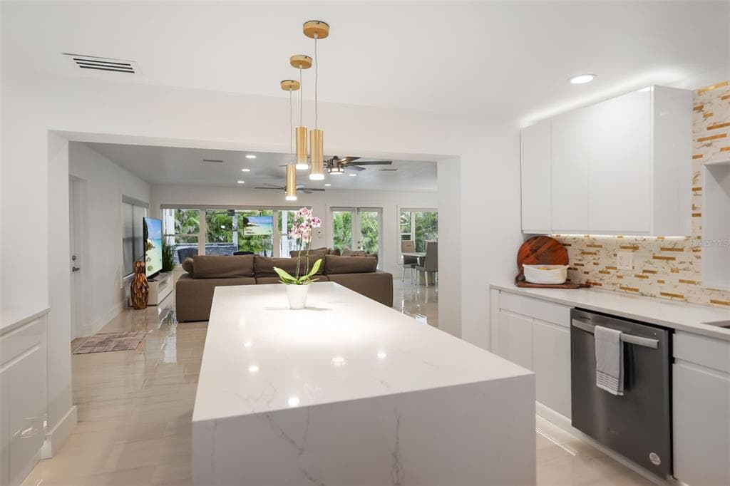 16015 REDINGTON DRIVE photo 18