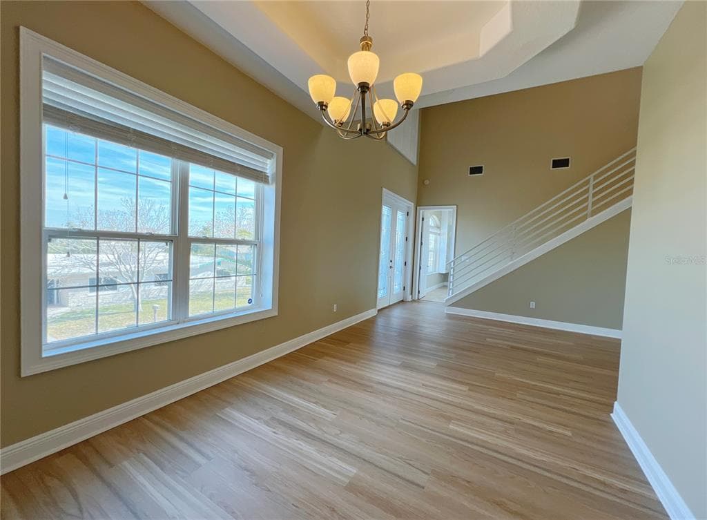 13737 VICTOR AVENUE photo 6