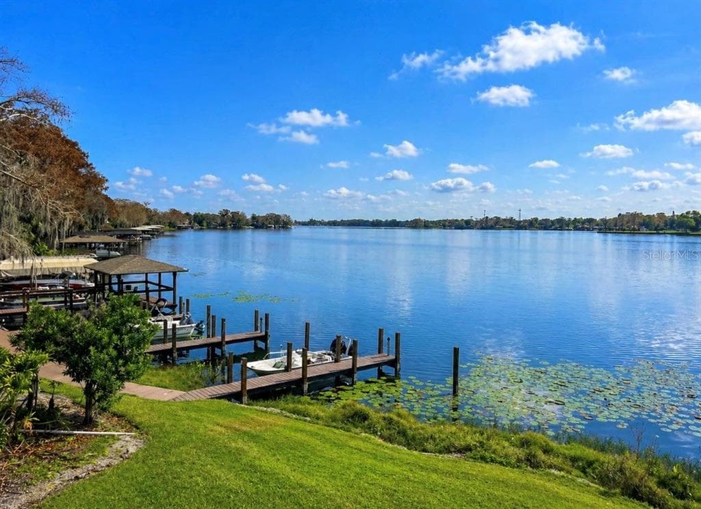 2500 LEE ROAD #202 5