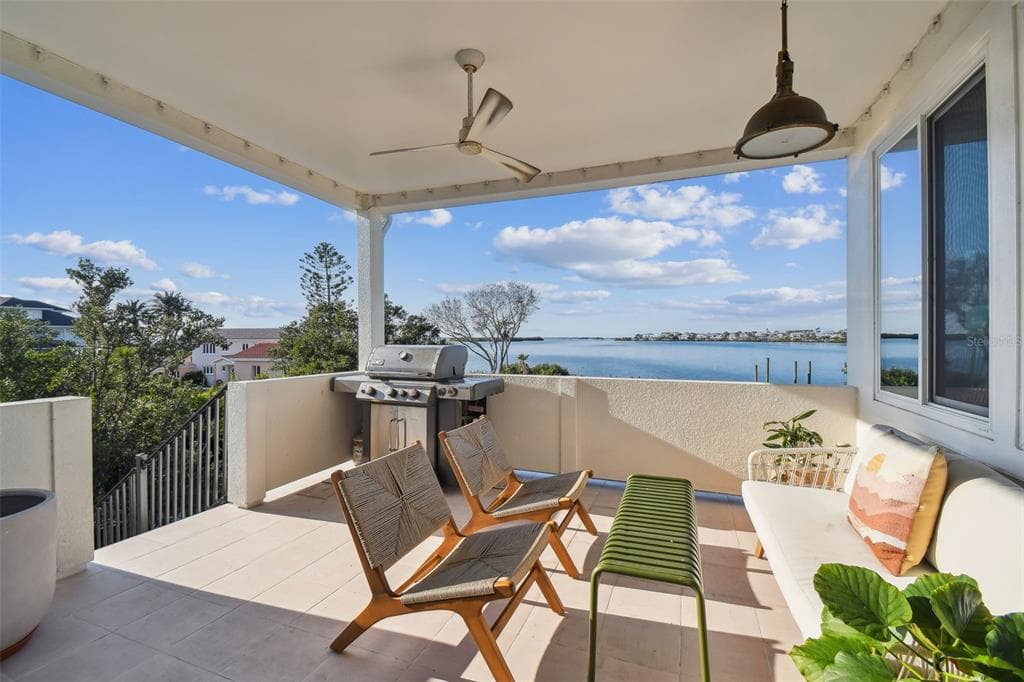 1640 SEA BREEZE DRIVE photo 13
