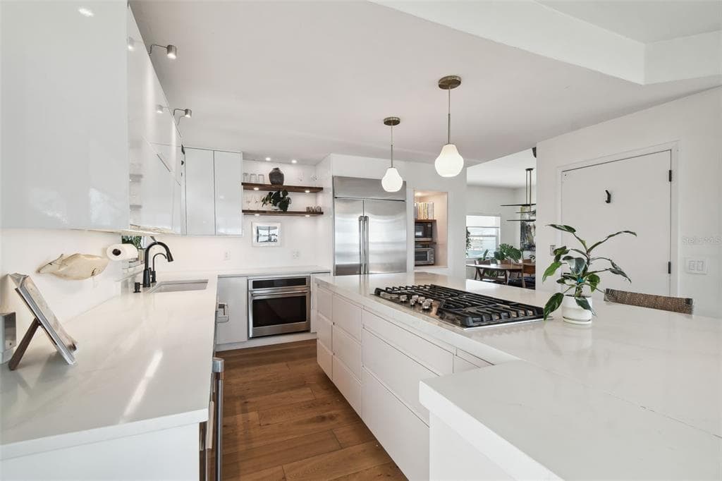 1640 SEA BREEZE DRIVE photo 24