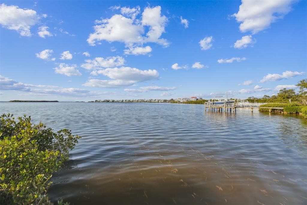 1640 SEA BREEZE DRIVE photo 10
