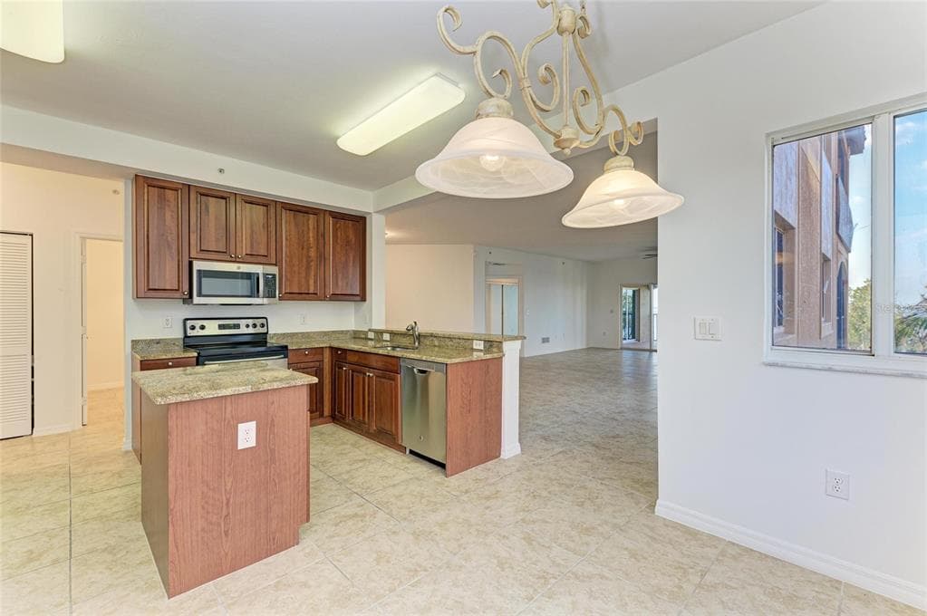 93 VIVANTE BOULEVARD 9336 photo 20